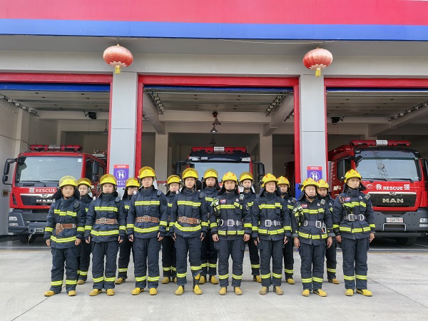 10月15日，消防隊員參加聯防聯訓.jpg