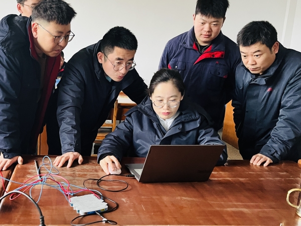 技術員講解組態(tài)流程.jpg